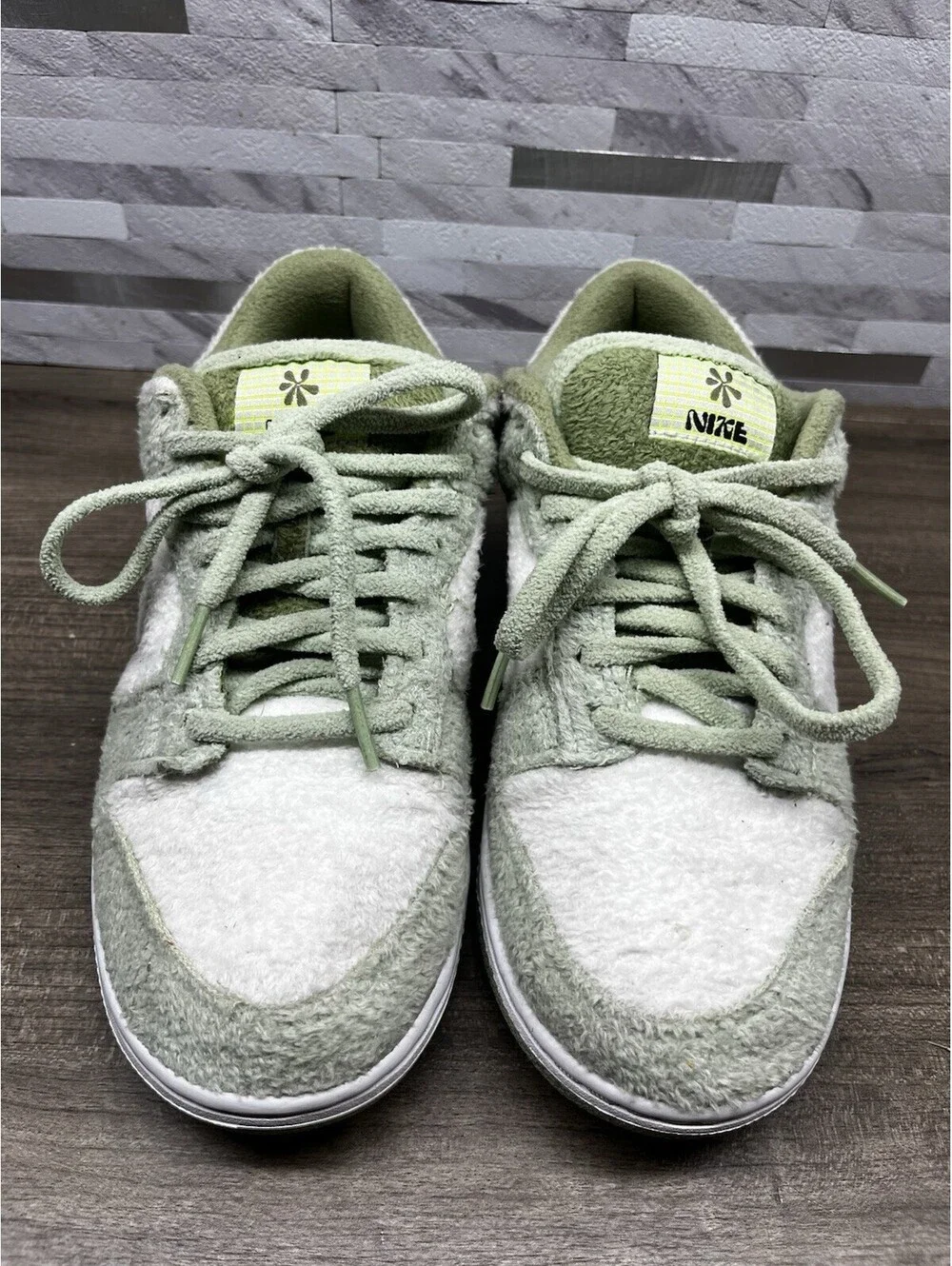 Nike Dunk Low SE Fleece Honeydew Women’s Size 7.5 Shoes Sneakers DQ7579-300